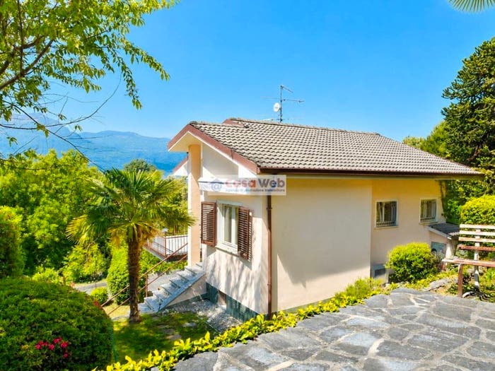 Casa trilocale in vendita in Centro, Porto Valtravaglia