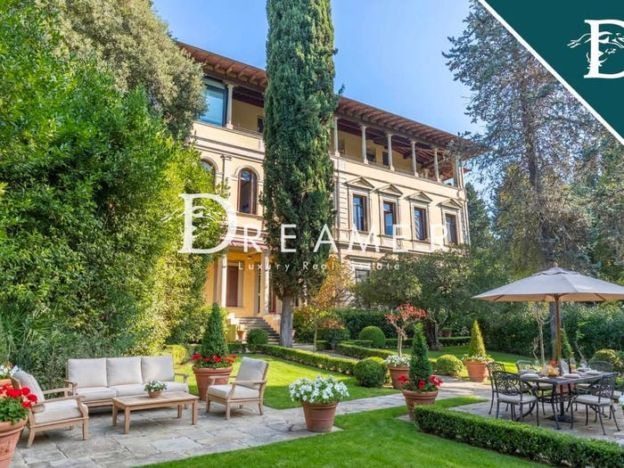 Casa con 6 locali in vendita in Via Bolognese, Bolognese, Firenze