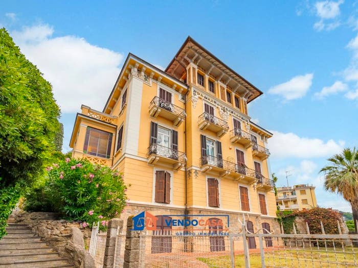 Appartamento quadrilocale in vendita in Parco Fuor del Vento, Collina Centrale Parco Fuor del Vento, Alassio