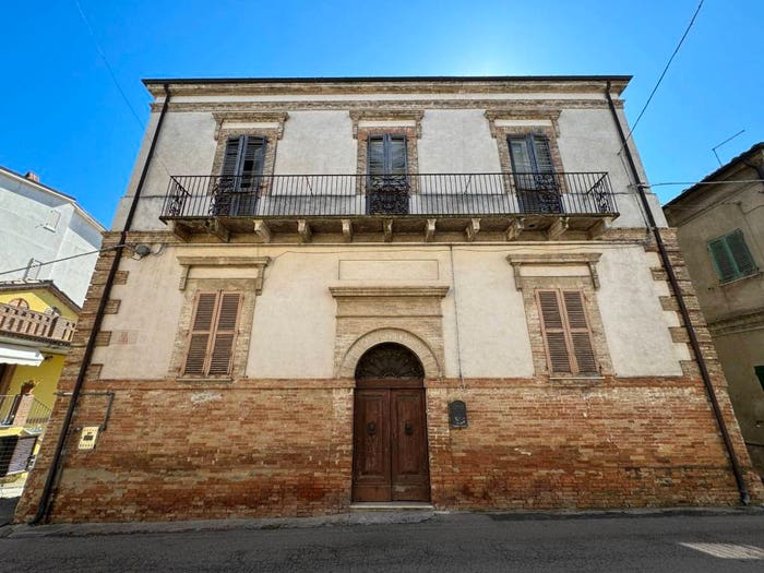 Casa quadrilocale in vendita in Via Roma, Centro, Frisa