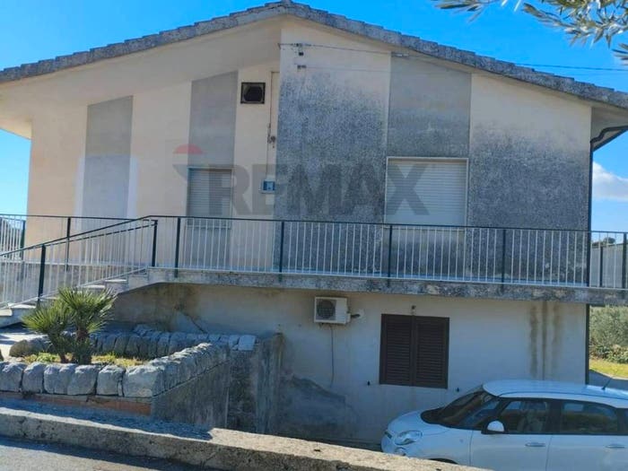 Casa con 6 locali in vendita in via Vanella, Modica Alta, Modica