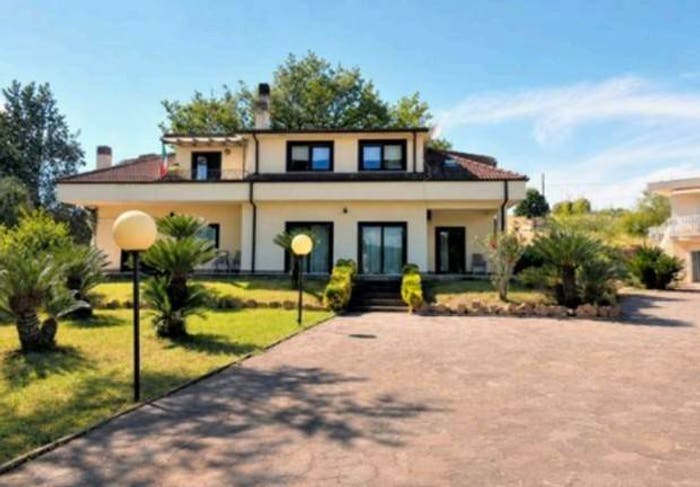 Casa con 6 locali in vendita in Via Salvatoretto, Fonte Nuova