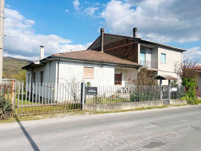 Appartamento con 5 locali in vendita in via Angelo Maria Ricci a, Rieti
