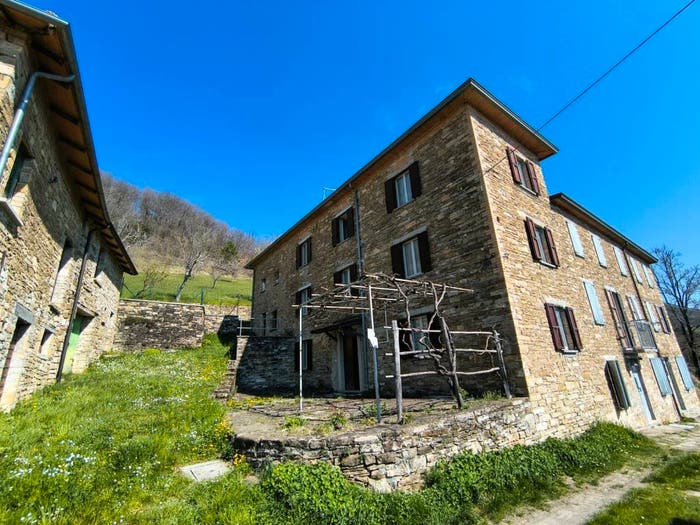 Casa quadrilocale in vendita in Località Servini, Bardi
