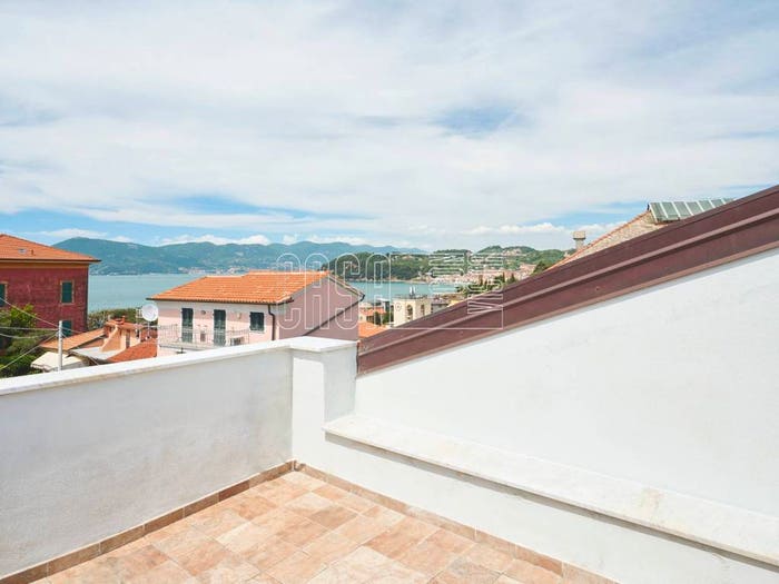 Casa con 6 locali in vendita in Via della Repubblica, Lerici Paese, Lerici