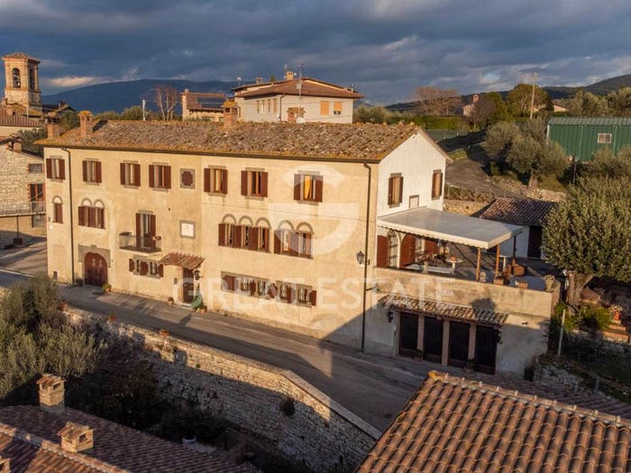 Casa con 6 locali in vendita in Via Lelio Giappesi, Centro, Corciano