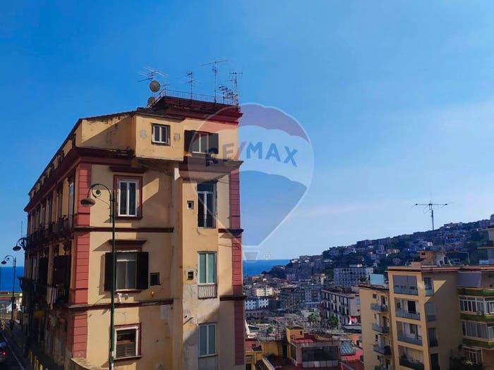 Appartamento trilocale in vendita in Via Torquato Tasso, Vomero, Napoli