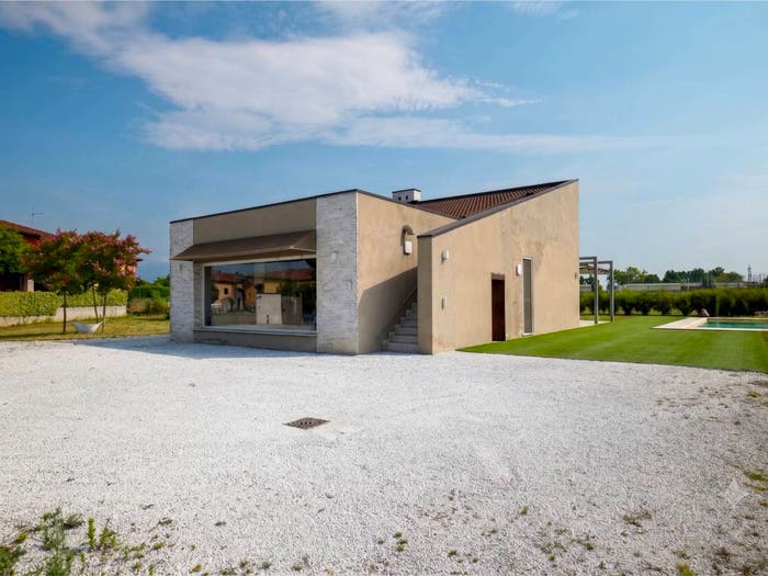 Casa con 6 locali in vendita in Verrone