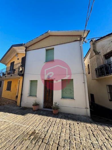 Casa bilocale in vendita in Via Roma, Centro, Borghi