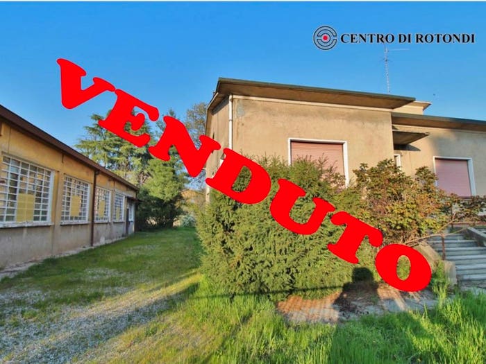 Casa con 5 locali in vendita in Via Novembre, Centro, Cerro Maggiore