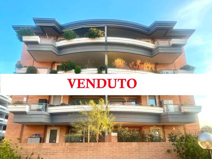 Appartamento trilocale in vendita in Via Carlo Urbani, Collina delle Muse, Roma