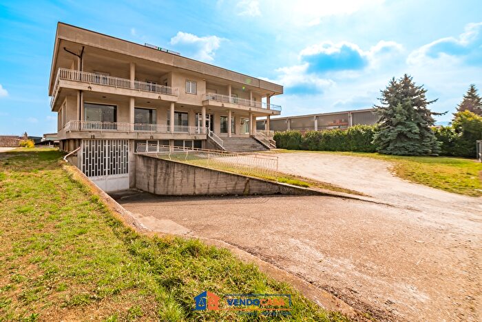 Appartamento con 6 locali in vendita in Via Caduti sul Don, Villar San Costanzo