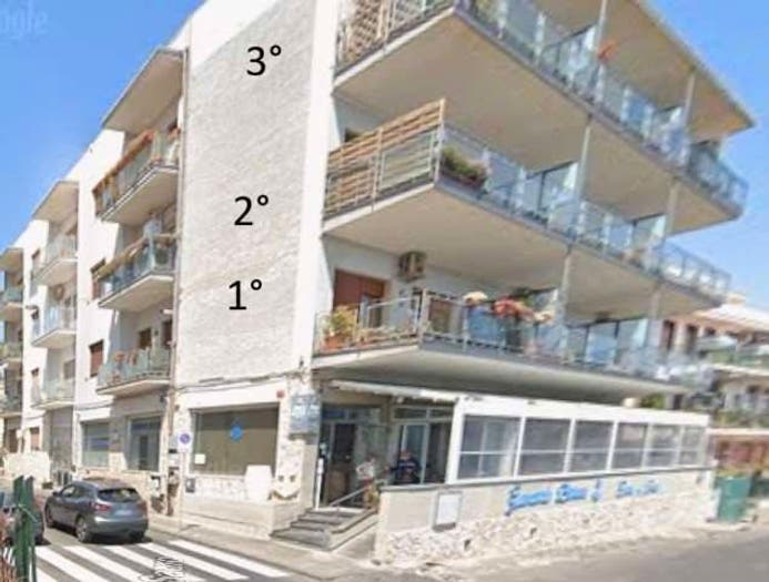 Appartamento trilocale in vendita in VIA NAZARIO SAURO, Centro, Aci Castello