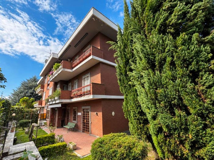Appartamento trilocale in vendita in CORSO V COLONNA, Semicentro, Marino