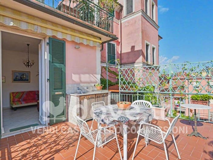 Appartamento bilocale in vendita in Via della Repubblica, Lerici Paese, Lerici