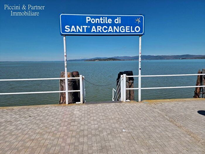 Appartamento trilocale in vendita in Via Godiola, Sant'arcangelo, Magione