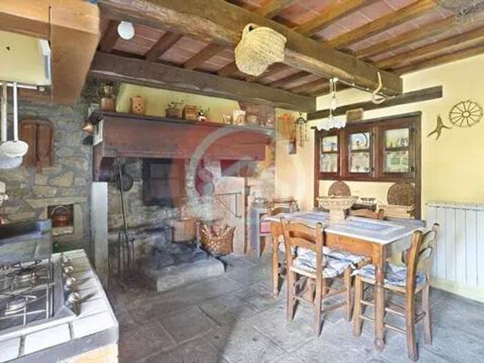 Casa con 6 locali in vendita in Località Col Di Maturaia No Number, Castiglione di Garfagnana