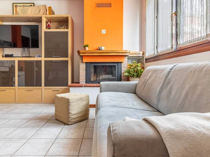 Appartamento trilocale in vendita in Via Canove, Sassoleone, Casalfiumanese