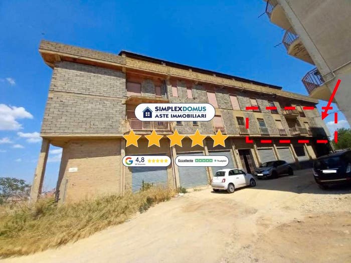Appartamento con 6 locali in vendita in Via Carmelo Marchese Ragona, Canicattì