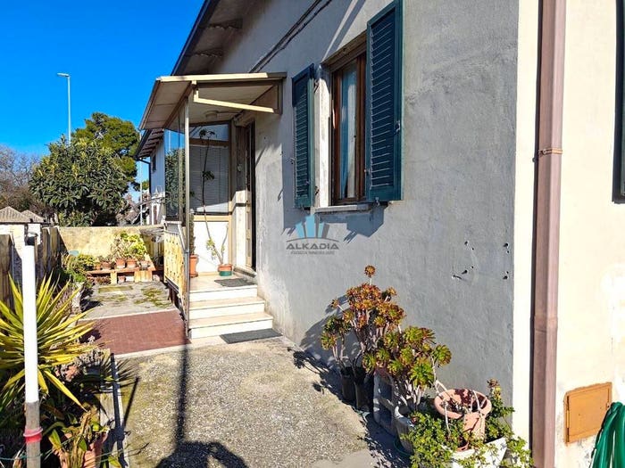 Casa con 6 locali in vendita in Acquaviva Villa Musone, Castelfidardo