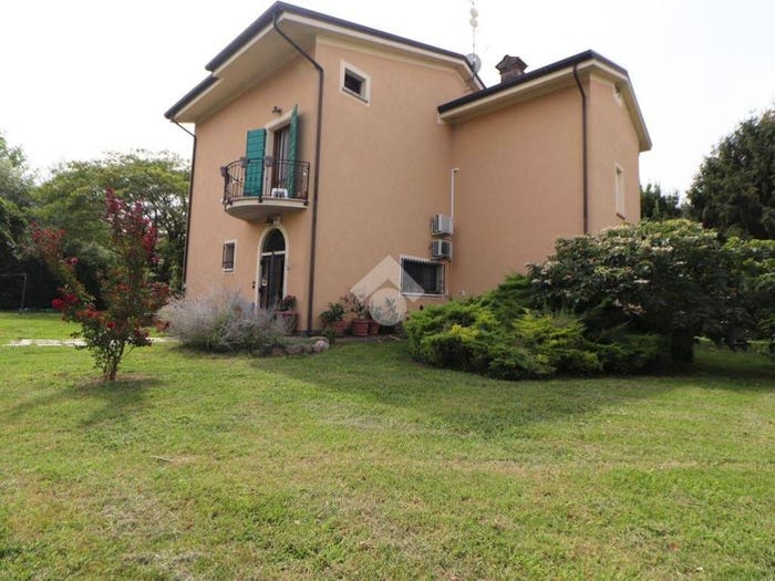 Casa con 6 locali in vendita in Via Borghetto, Rodigo