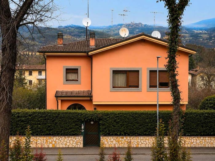 Casa con 6 locali in vendita in VIA ROBERTO RUFFILLI, Poggio Mirteto Scalo, Poggio Mirteto