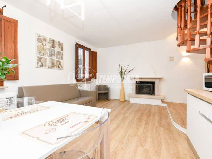 Appartamento bilocale in vendita in Via Murachette, Centro Storico, Desenzano del Garda