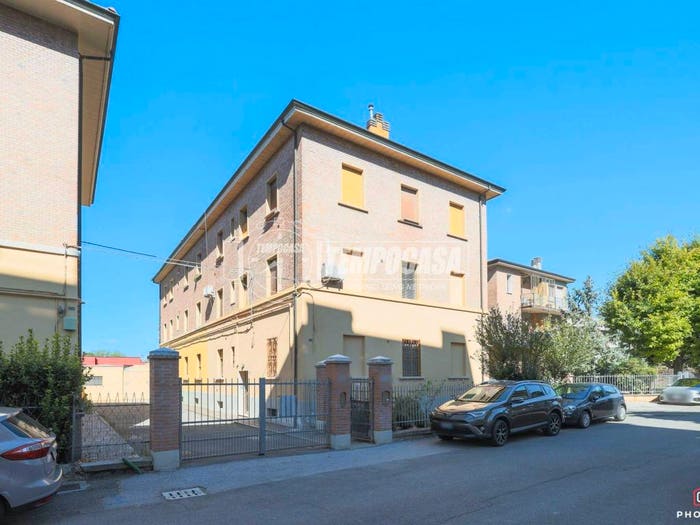 Appartamento quadrilocale in vendita in Via Nino Bertocchi, Barca, Bologna