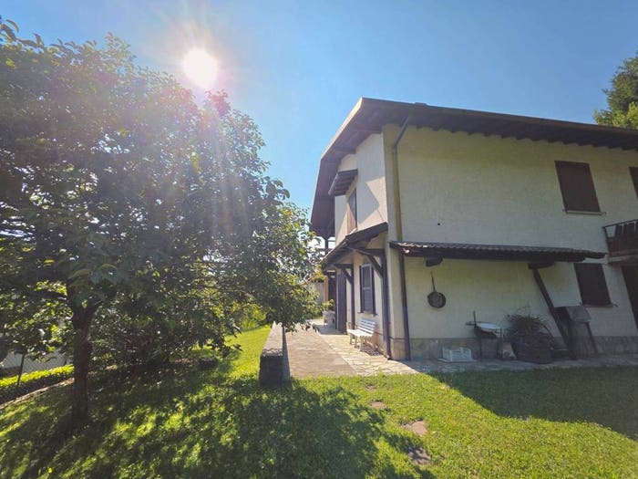 Casa con 6 locali in vendita in Via Europa, Centro, Berbenno