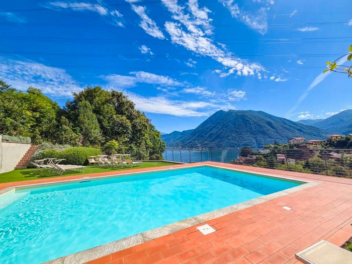Casa quadrilocale in vendita in Via Cacciatori delle Alpi, Centro, Argegno