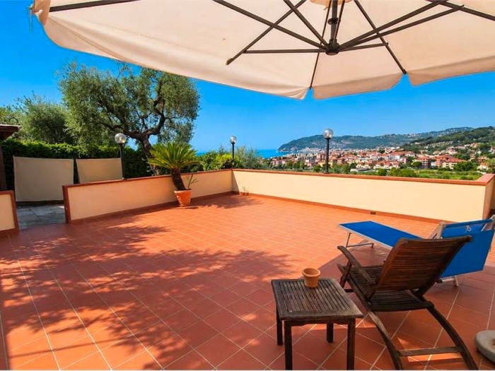 Casa con 6 locali in vendita in Via San Nicola, Cervo