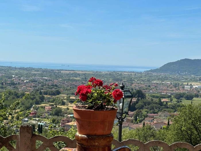Casa con 6 locali in vendita in Viale Malaspina, Caniparola, Fosdinovo