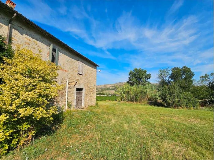 Casa con 6 locali in vendita in Meldola
