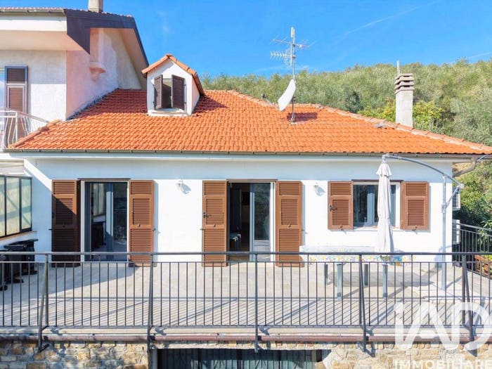 Casa con 5 locali in vendita in Via Don Luigi Orengo, Moltedo Montegrazie, Imperia