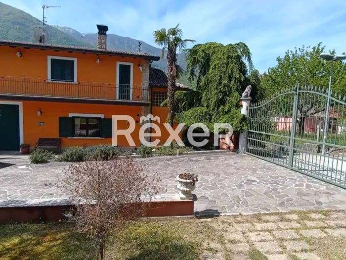 Casa con 6 locali in vendita in Via Nazionale, San Vincenzo Valle Roveto
