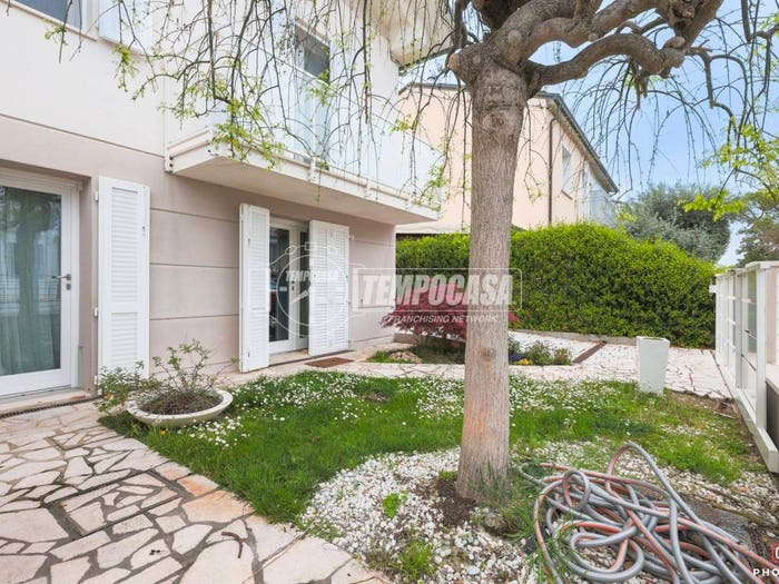 Casa con 6 locali in vendita in Via Umberto Giordano, Centro, Bagnacavallo