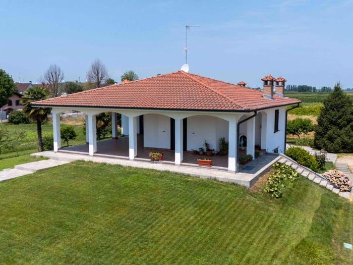 Casa con 6 locali in vendita in Via Suor Ermanna Patroni, Centro, Dorno