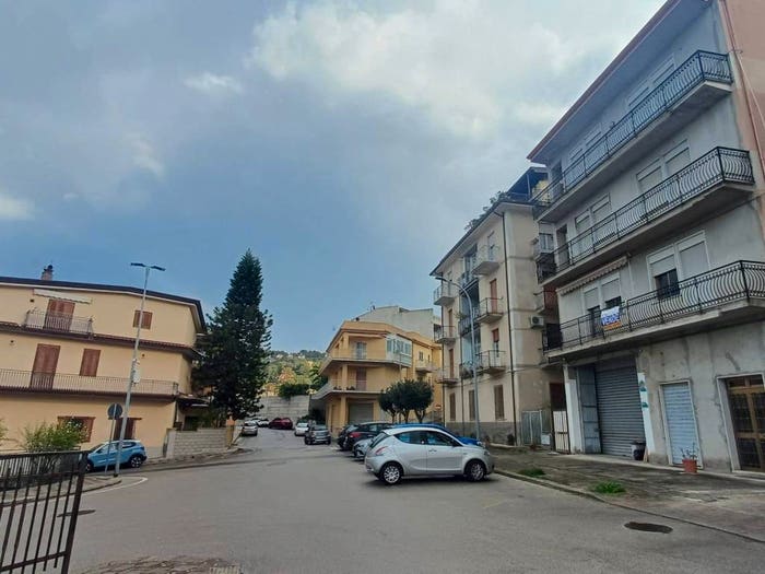 Appartamento con 5 locali in vendita in Via Giuseppe Saragat, Brolo
