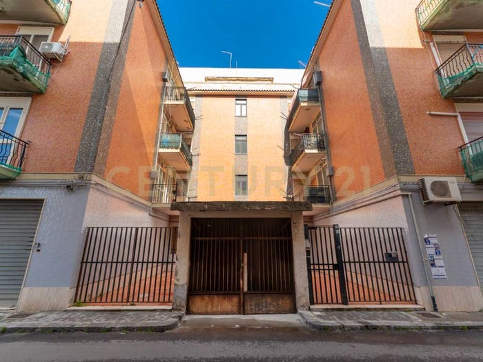 Appartamento con 6 locali in vendita in Via Ragusa, Centro, Augusta