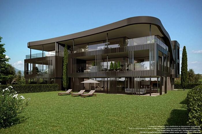Appartamento quadrilocale in vendita in Lungolago Giuseppe Garibaldi, Peschiera Del Garda