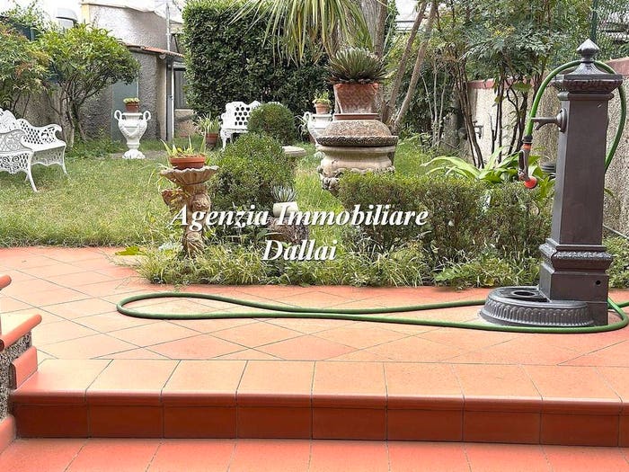 Casa con 6 locali in vendita in Piazza Giacomo Puccini, Porta al Prato San Jacopino, Firenze