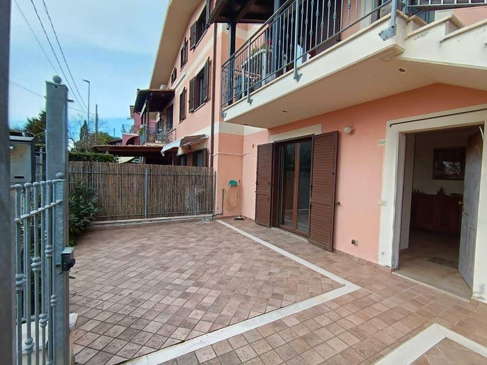 Casa quadrilocale in vendita in Via Valle Spaziani, Centro, Montelibretti