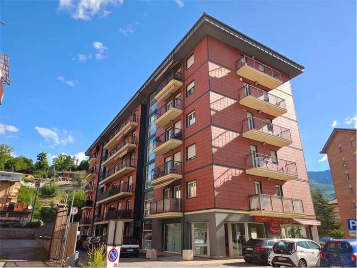 Appartamento quadrilocale in vendita in corso ivrea, Centro, Aosta