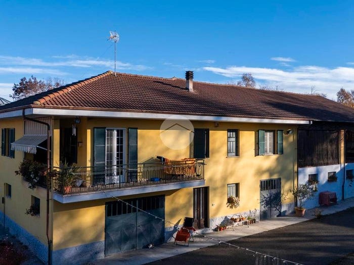 Casa con 6 locali in vendita in VIA DEL PESO, Fossano