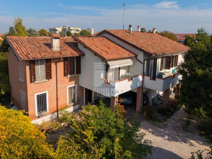 Casa con 6 locali in vendita in Via Nino Bixio, Cerese, Borgo Virgilio