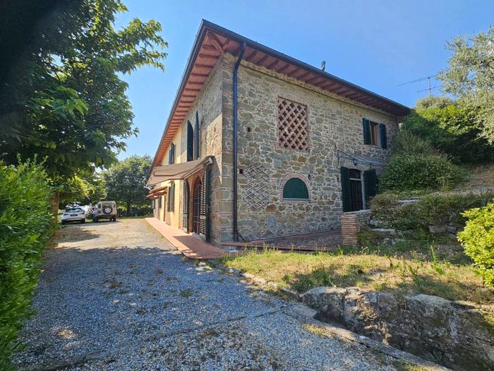 Casa con 6 locali in vendita in San Baronto, Lamporecchio