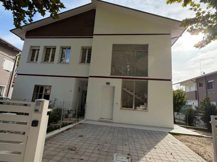 Appartamento con 6 locali in vendita in Viale Volturno, Centro, Cervia