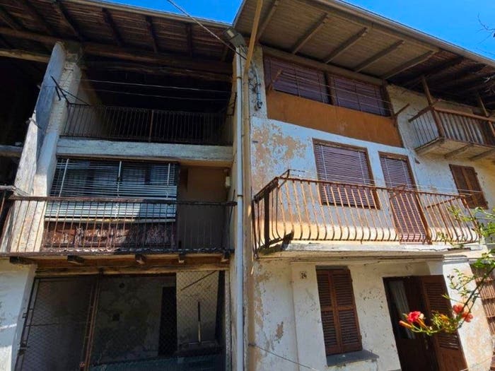 Casa con 6 locali in vendita in Pray