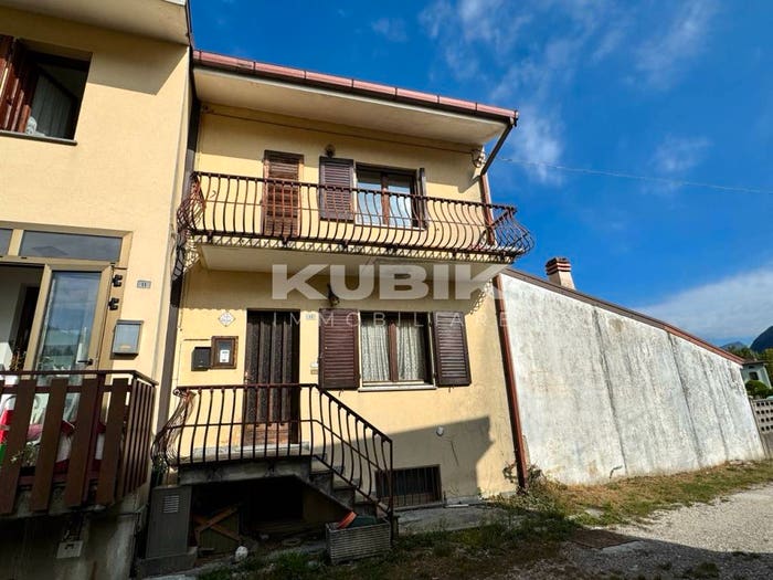 Casa trilocale in vendita in Via Poscolle, Centro, Cavazzo Carnico