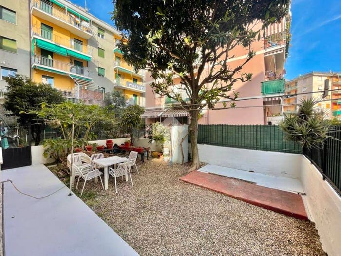 Appartamento quadrilocale in vendita in Via Alberto Guglielmotti, Pegli, Genova